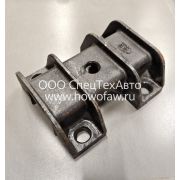 Кронштейн реактивной штанги нижний трал 