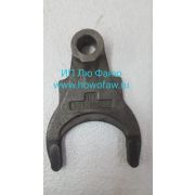 Вилка блокировки МКД среднего моста (мал) 2302111D 9463580234/2302111D