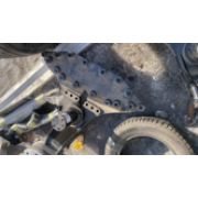 Ось балансира J6 2918010B626 2918010B626